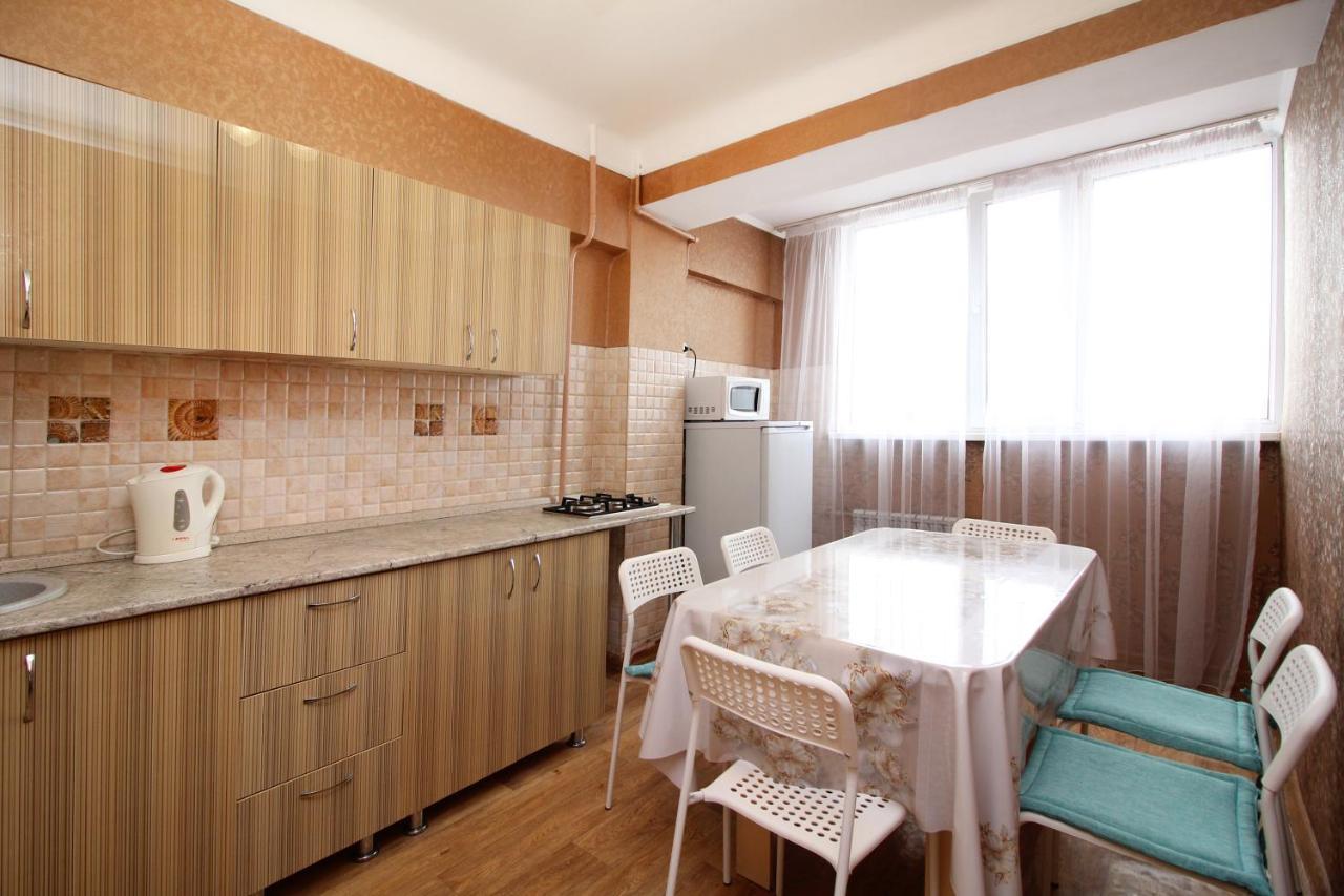 Spacious Central Apartment Almaty Exterior photo